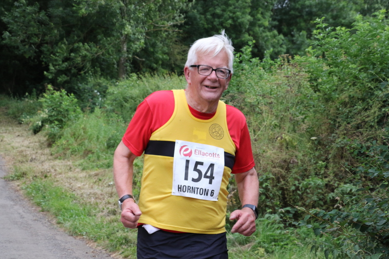 photo 0810 of a runner