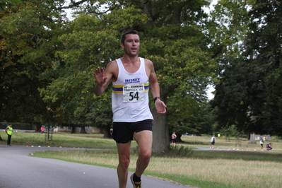 thumbnail for the story about the 2015 Finstock 10K